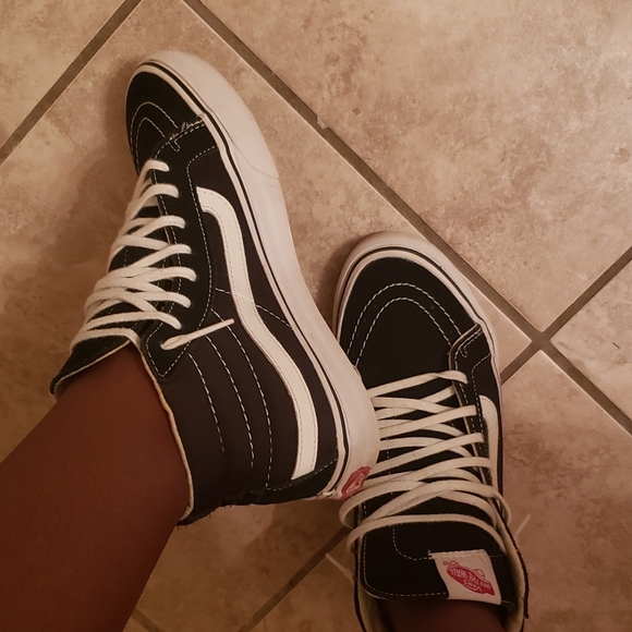 Mid Rise Vans - Picture 7 of 8